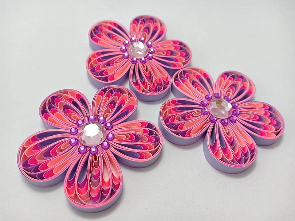 AZLINA ABDUL Multicolour quilling flower tutorial!