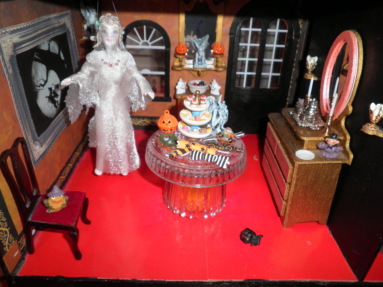 Her Collection of Dreams Halloween Dollhouse