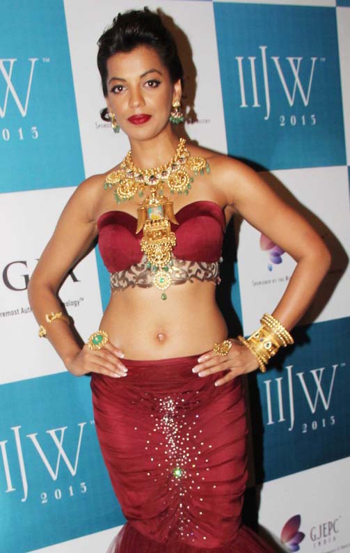 Mugdha Godse Hot Navel Show Stills At Iijw 2013 Hot Photoshoot Bollywood Hollywood Indian