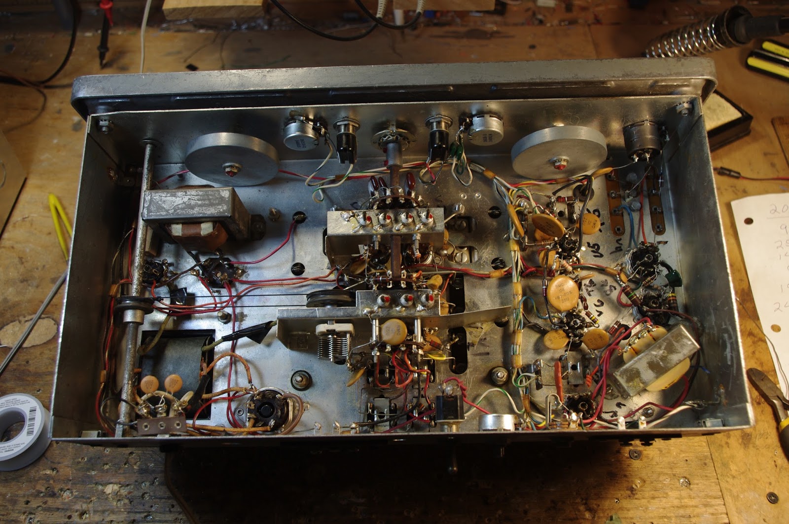 SolderSmoke Daily News -- Ham Radio Blog: Inside the Hammarlund HQ-100