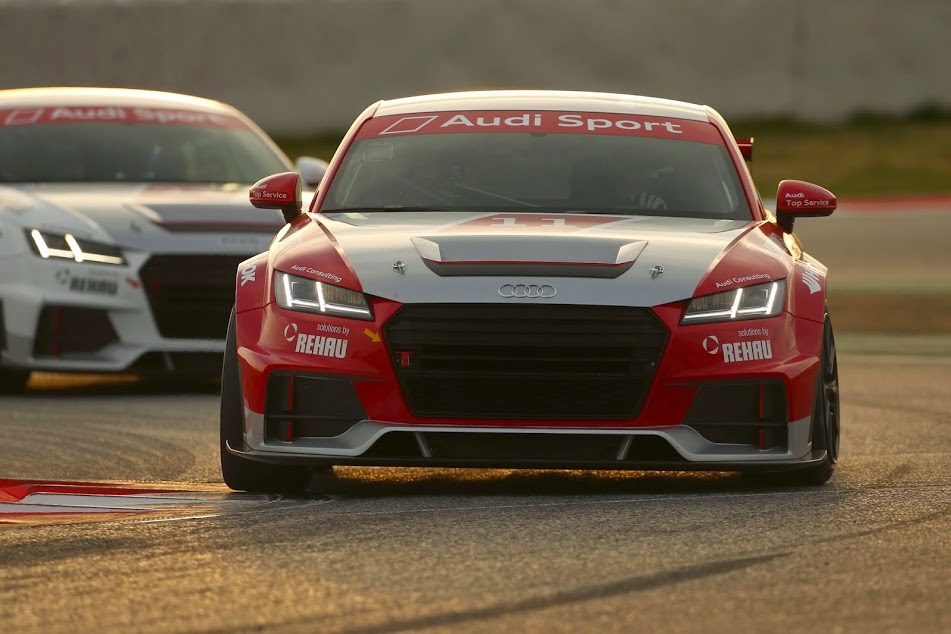 Tt sport pro. Ауди рейсинг спорт. Гоночная машина Audi. TT.Sport гонки. Audi Sport BMW Sport.
