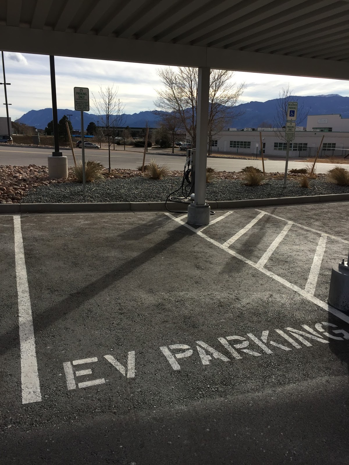 Colorado Springs EV Club Free EV charging on Nevada Blvd., Colorado