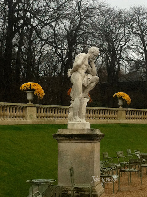 Estatua en los Jardines de Luxemburgo