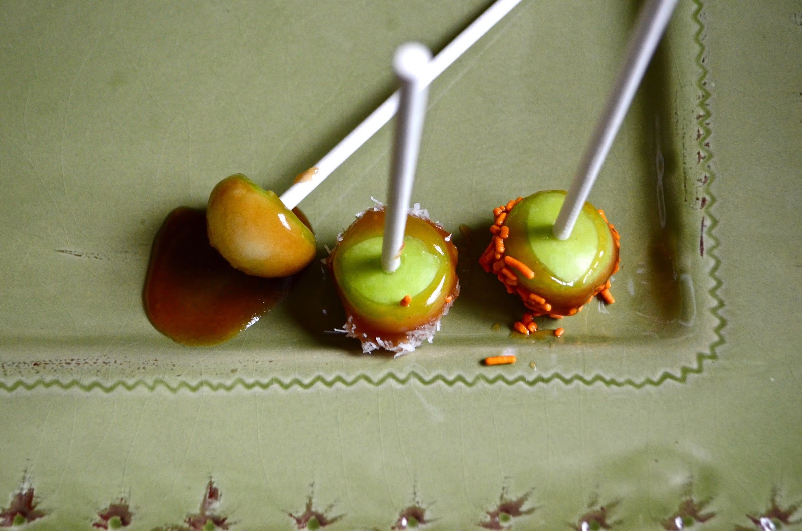 Mini Caramel Apple Pops
