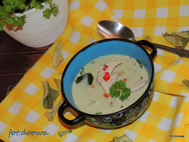Tajska zupa kokosowa z kurczakiem - Tom Kha Gai