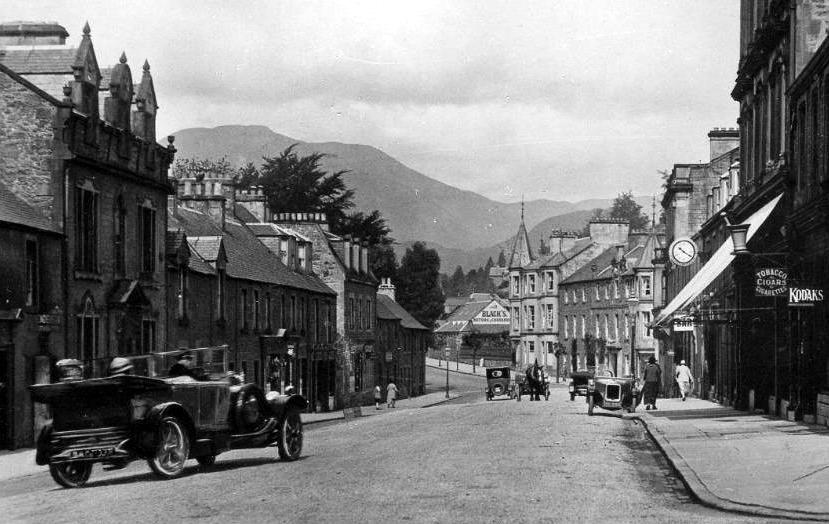 Tour Scotland Old Travel Blog Photograph Vintage Cars Main Street