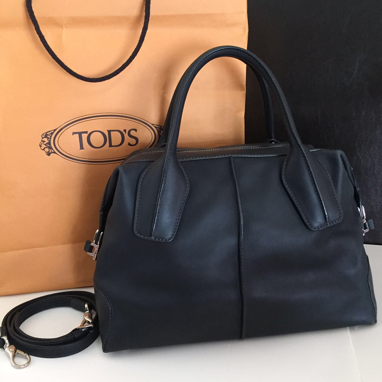 B e e B a a C L O S E T Tod's Dstyling Bauletto Piccolo Handbag (Pre