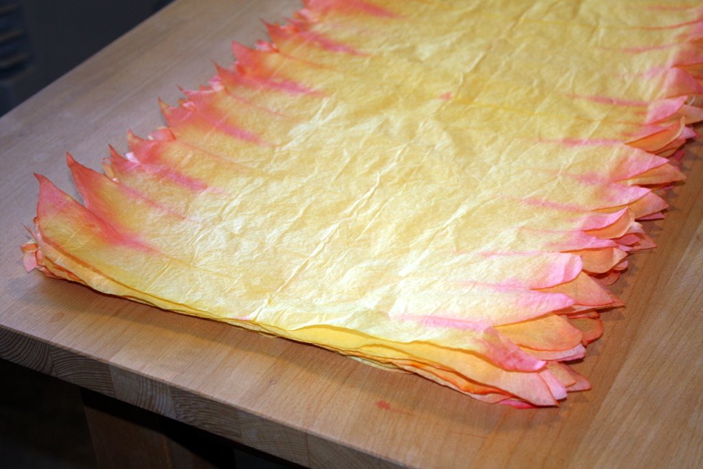 iDo-It-Myself: Dyed Tissue Paper Pom-Poms