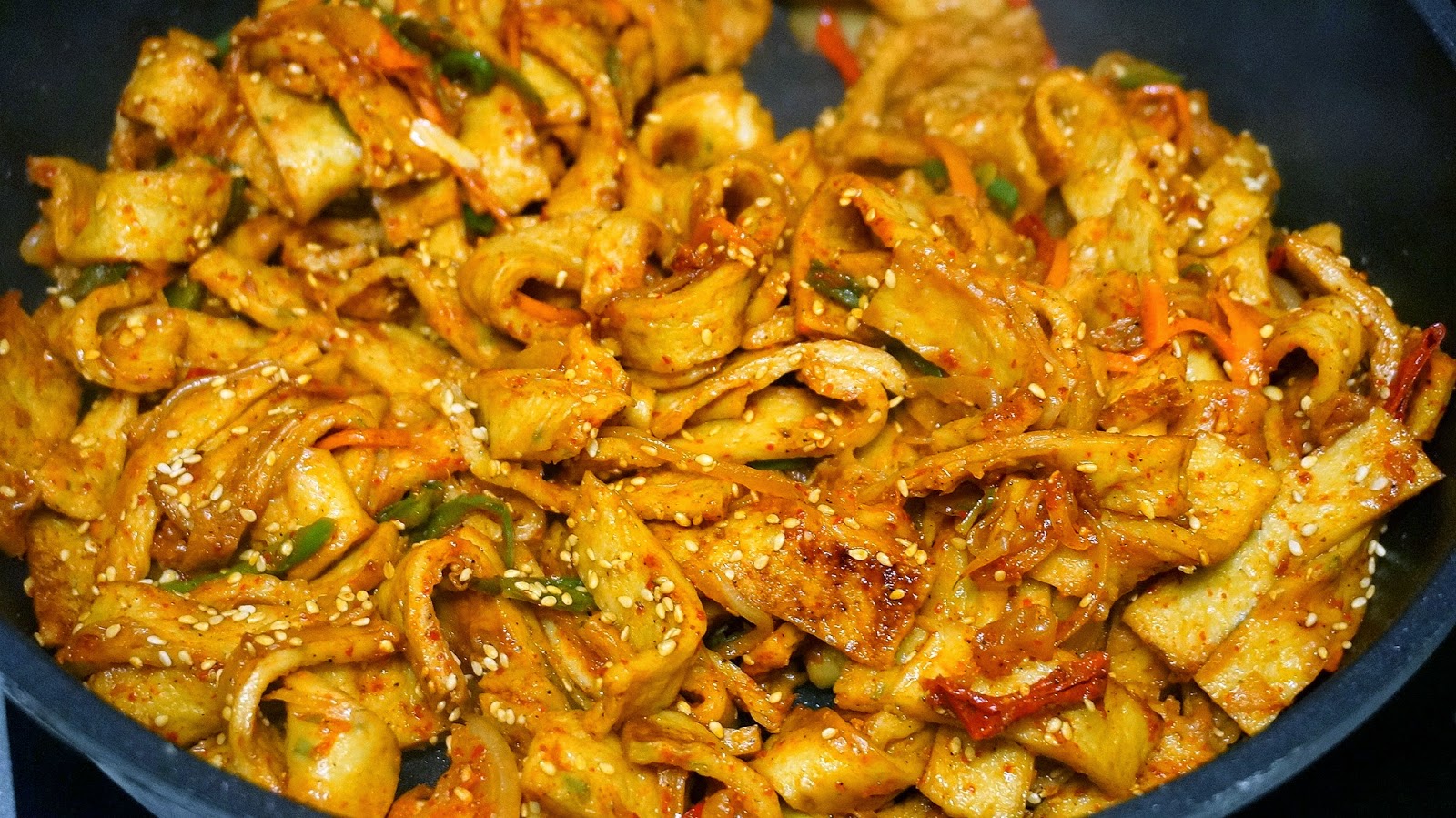 Recipe: Spicy Uhmook / Odeng Bokkeum (Stir Fried Fish Cakes 매콤 어묵볶음)