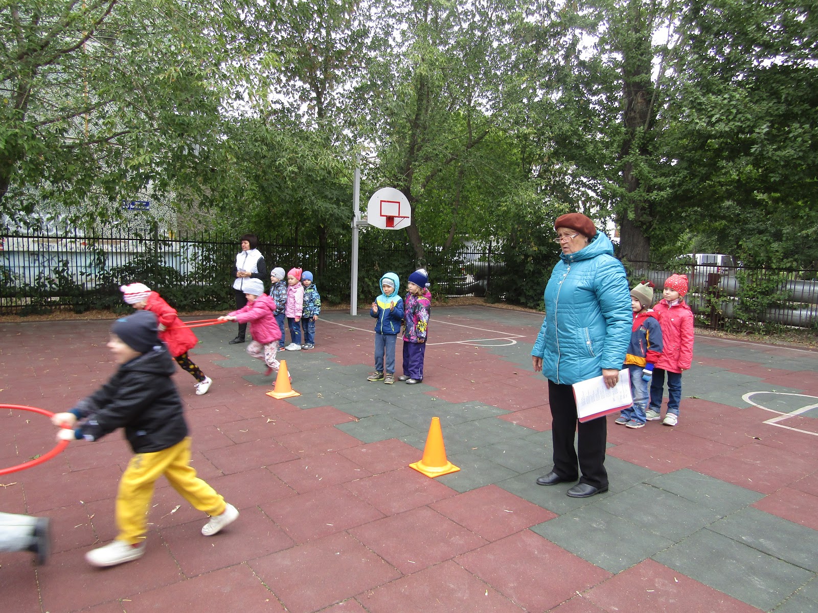 Сценарии спортивных праздников в саду. Спортивный праздник по ПДД. Физкультурный досуг по правилам дорожного движения. Спортивное развлечение дорожные старты. Спортивные развлечения по ПДД В старшей группе.