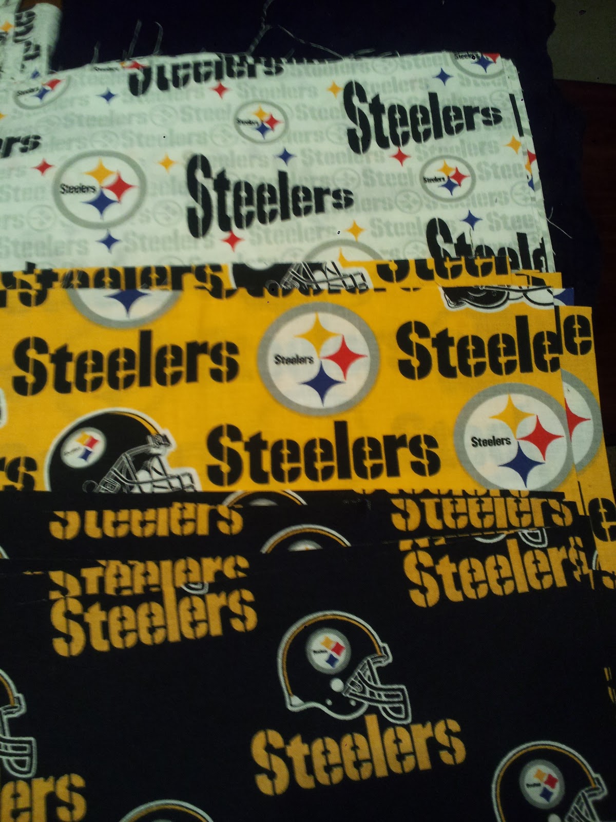 Working House Mom, Wife: Steel's Steelers Quilt