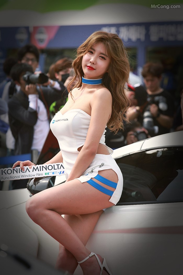 Heo Yoon Mi&#39;s beauty at the CJ Super Race event, Round 1 (70 photos) photo 1-18