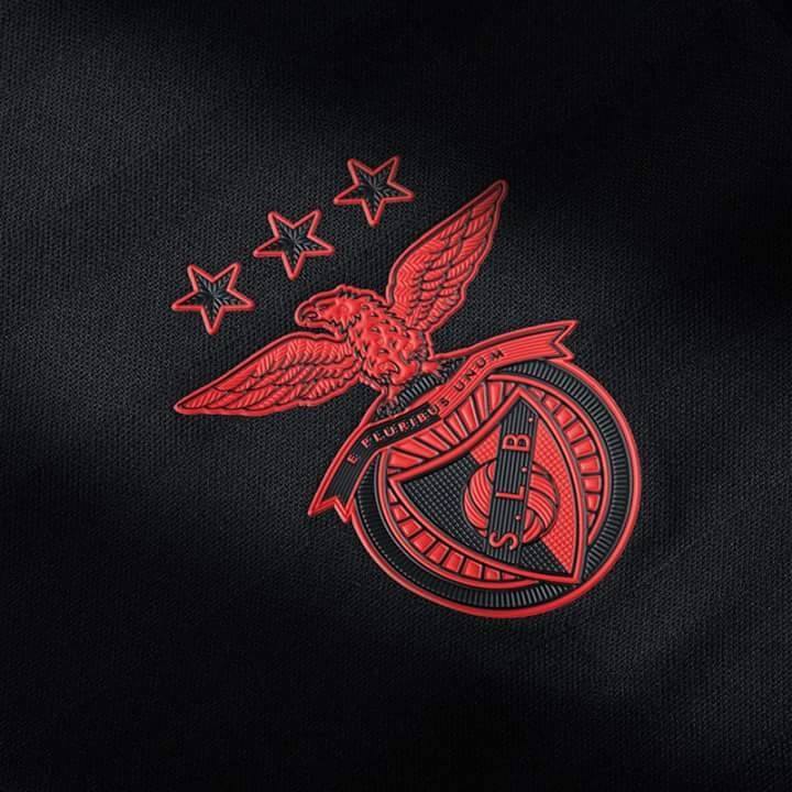 Benfica Sempre!: o Benfica tem que falar com a marca de vestuário