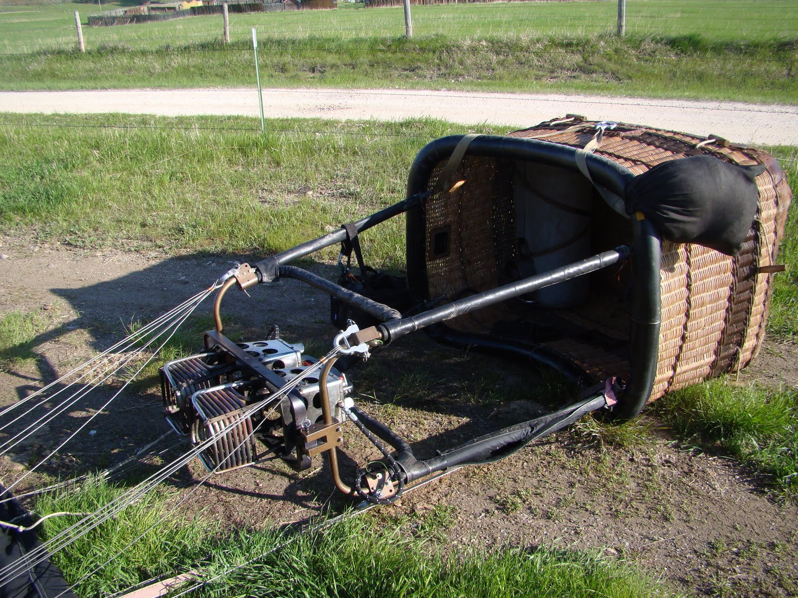 T & T do Yellowstone Hot Air Balloon and Mount Rushmore