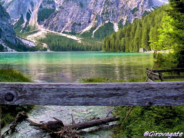 lago braies foto