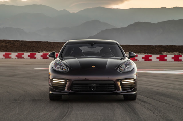 2015 Porsche Panamera GTS 2015 Porsche Panamera GTS