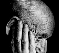tandanya kena penyakit alzheimer apa saja, artikel kesehatan yang membahas tentang penyakot lupa secara lengkap