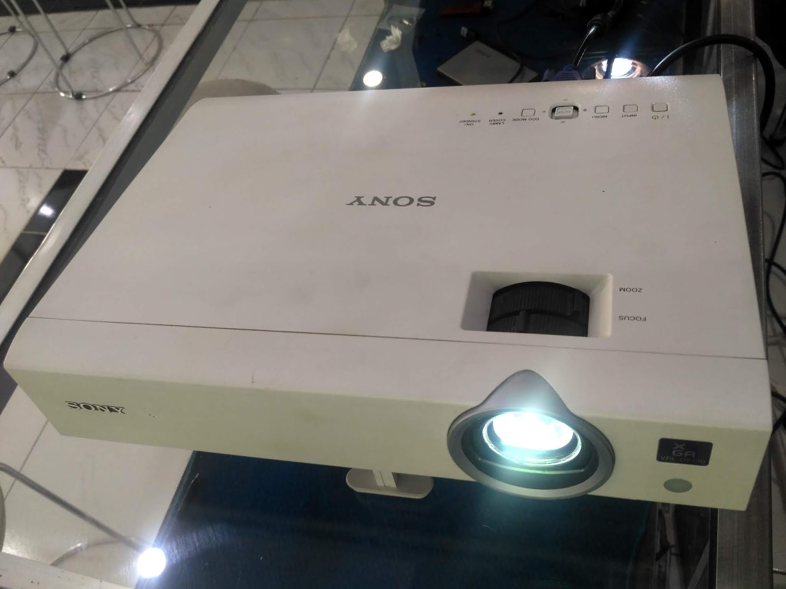 PROYEKTOR / PROJECTOR SONY VPLDX120 2 jutaan