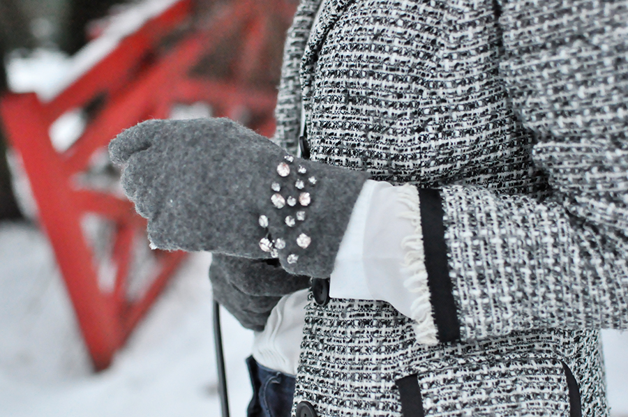 WINTER IS BLACK & WHITE