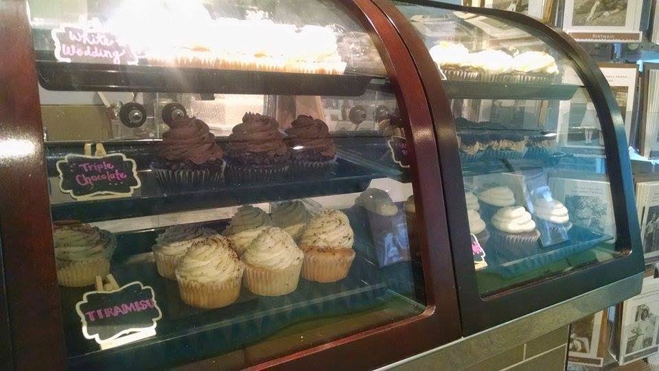 Cupcakery Review The Velvet Cupcake Cafe, Columbia, MO