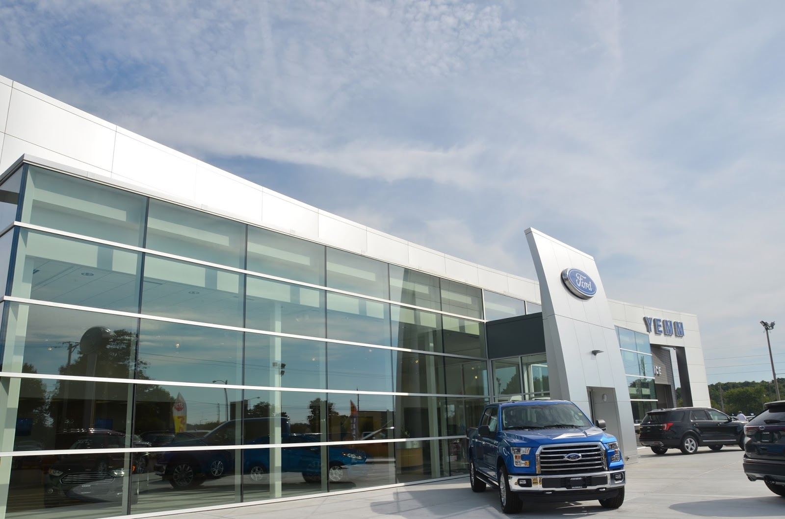 P.J. Hoerr, Inc. Yemm Ford Dealership Renovation/Addition