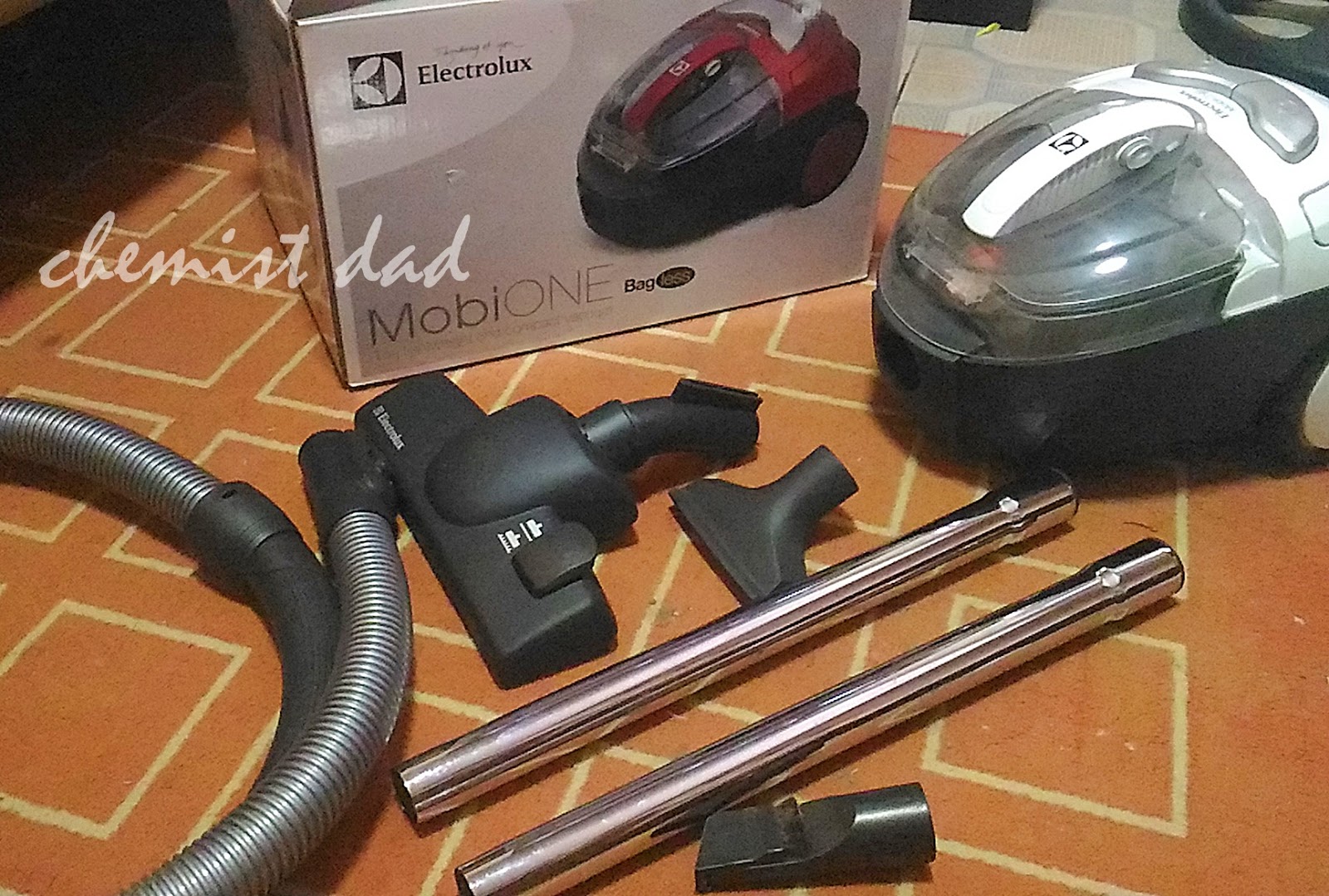 Unboxing Electrolux MobiOne Bagless Vacuum Cleaner