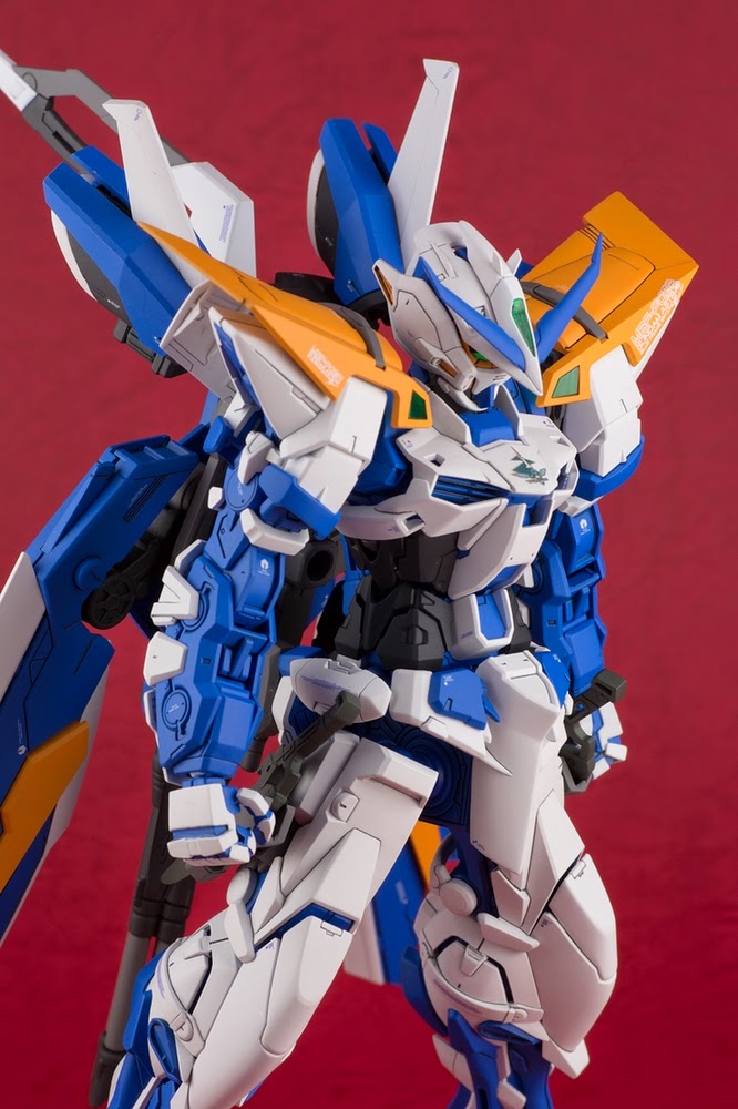 GUNDAM - MG 1/100 Gundam Astray Blue Frame 2nd Revise - Model Kit 18cm