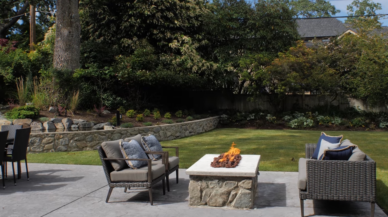 9 Photos vs. 2450 Lansdowne Road | Victoria - Luxury Home & Interior Design Video Tour 9 Photos vs. 2450 Lansdowne Road | Victoria - Luxury Home & Interior Design Video Tour