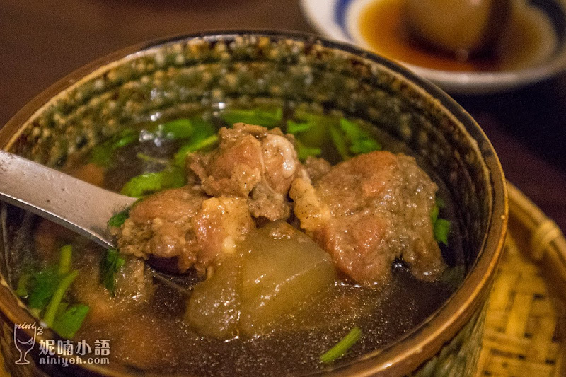 【西門町美食】何家排骨酥。賞味重點排骨酥雞絲麵