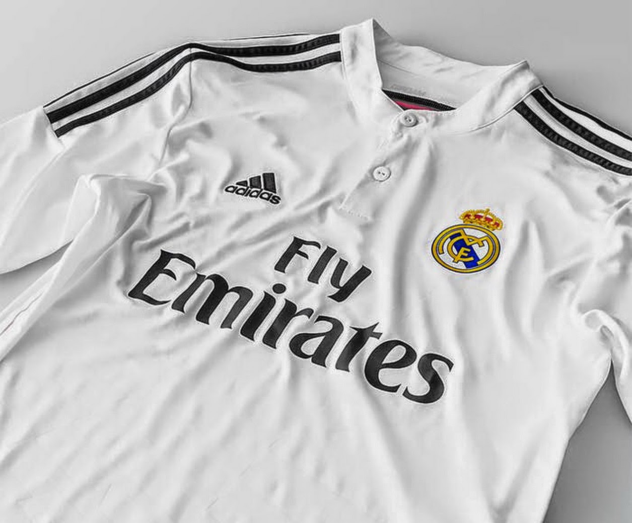 los fans de fútbol: Nueva camiseta del Real Madrid para la temporada 2014 2015