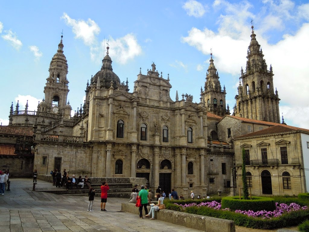La Catedral de Santiago de Compostela en su lado norte