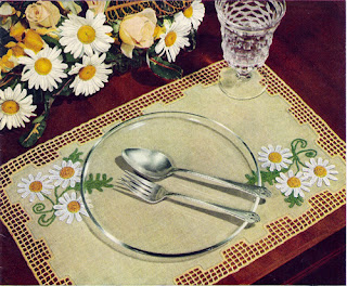 Vintage Daisy and Mesh on Linen Placemat Pattern 