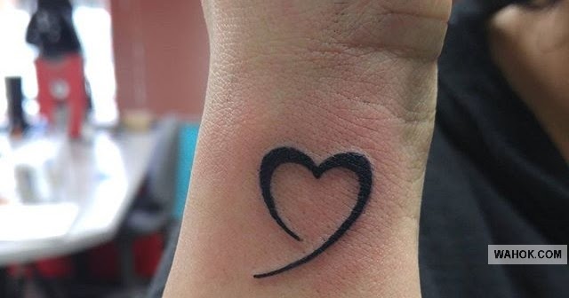 Tato Love Keren Di Tangan Arini Gambar