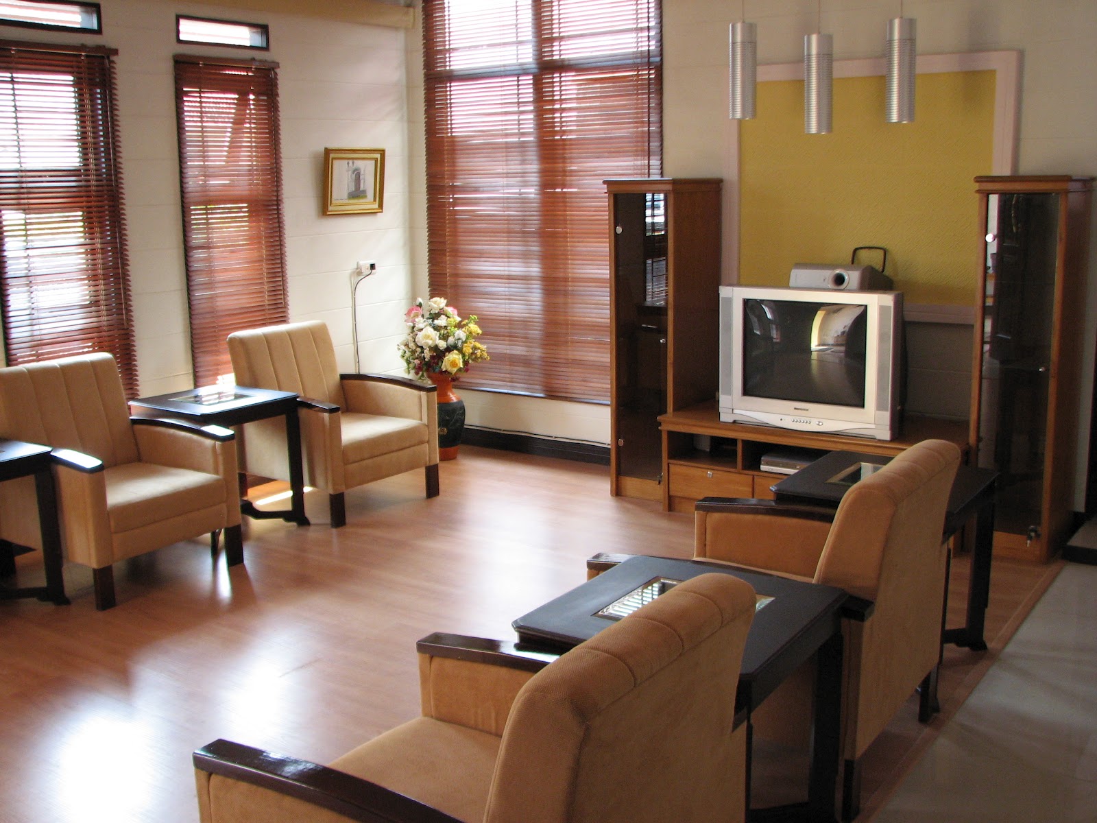 nurindra art furniture: ruang Keluarga