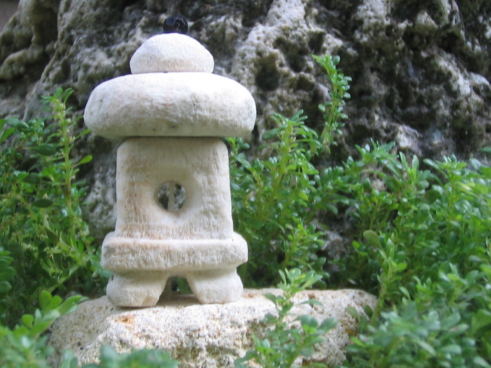 Discover the world with Kanuto ASIAN GARDEN ORNAMENT