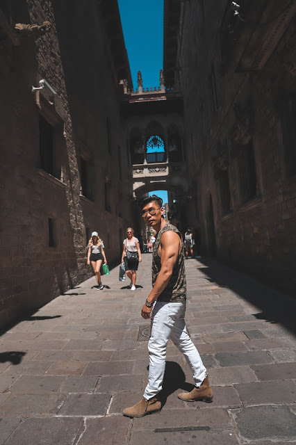 Leo Chan, Levitate Style, wearing Camo Shirt and White Jeans in Barcelona | Asian Model, Asian Blogger