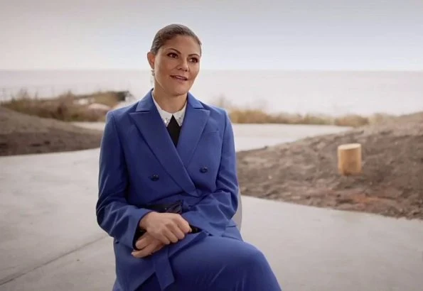 Crown Princess Victoria'style and fashion pantsuit