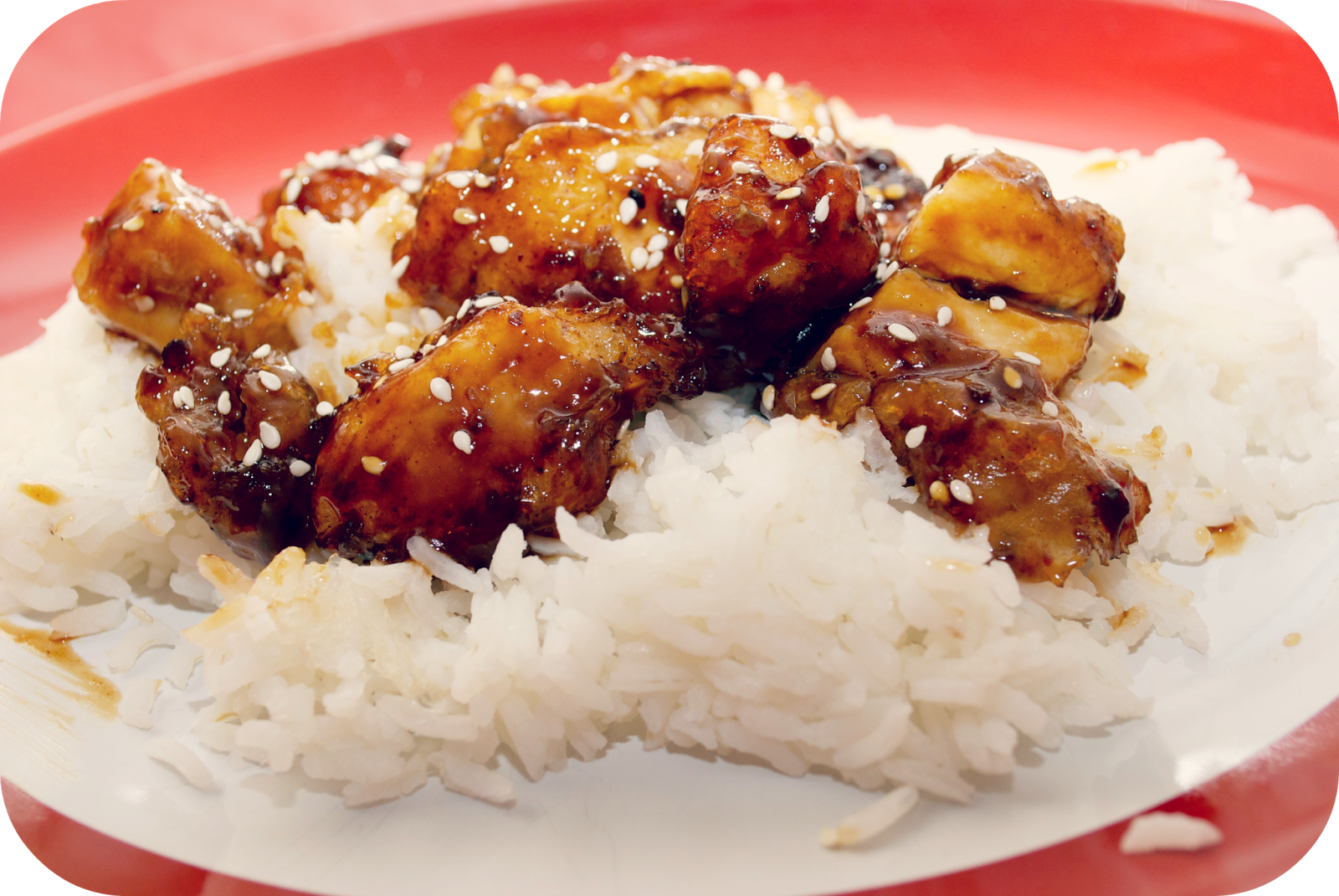 Рис с сладкой курицей. Карааге с рисом. Курица карааге. Курица карааге с рисом. Азиатская рисовая курица.