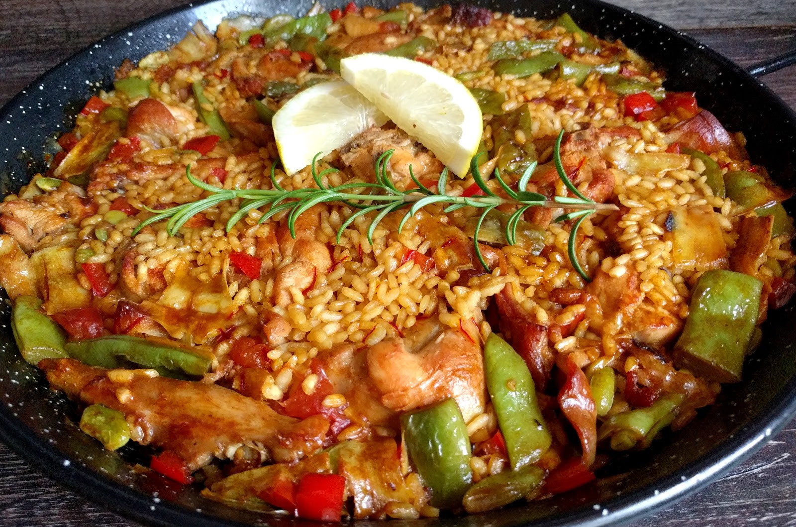  Paella Valenciana