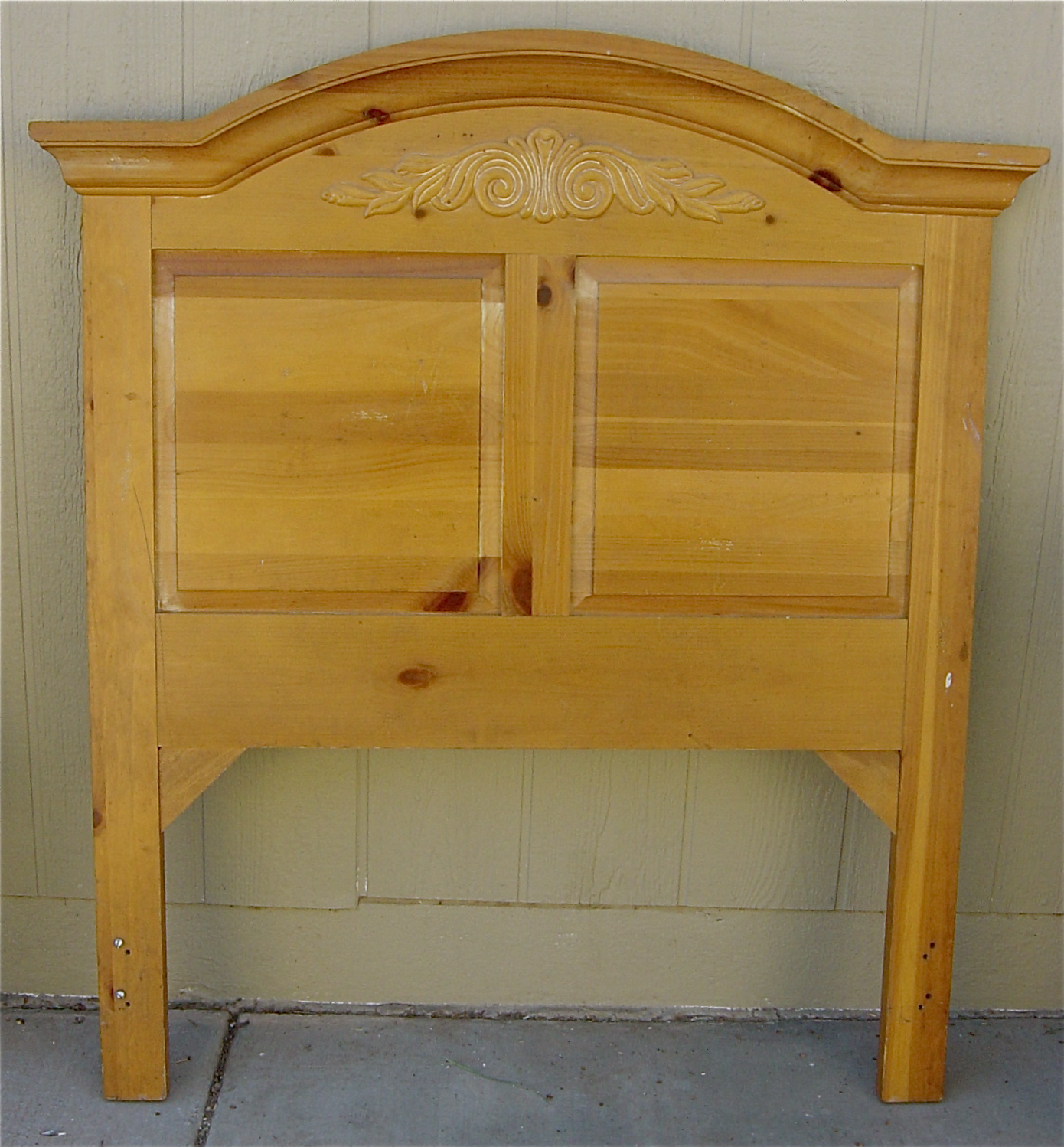 The Backyard Boutique by Five to Nine Furnishings Bassett Twin/Single