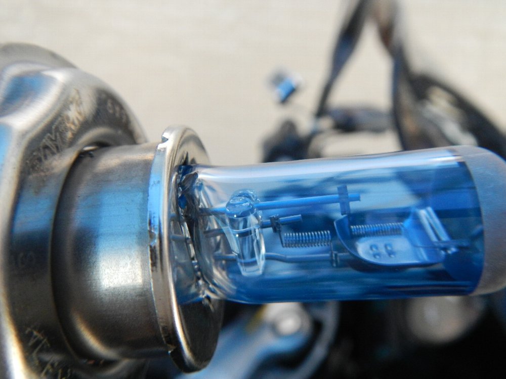 デジタルグッズとバイクの日々: BMW R1100RS LEDヘッドライトの取り付け