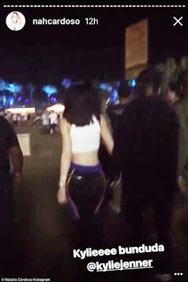 1b Kylie Jenner seen holding hands with Travis Scott at Coachella