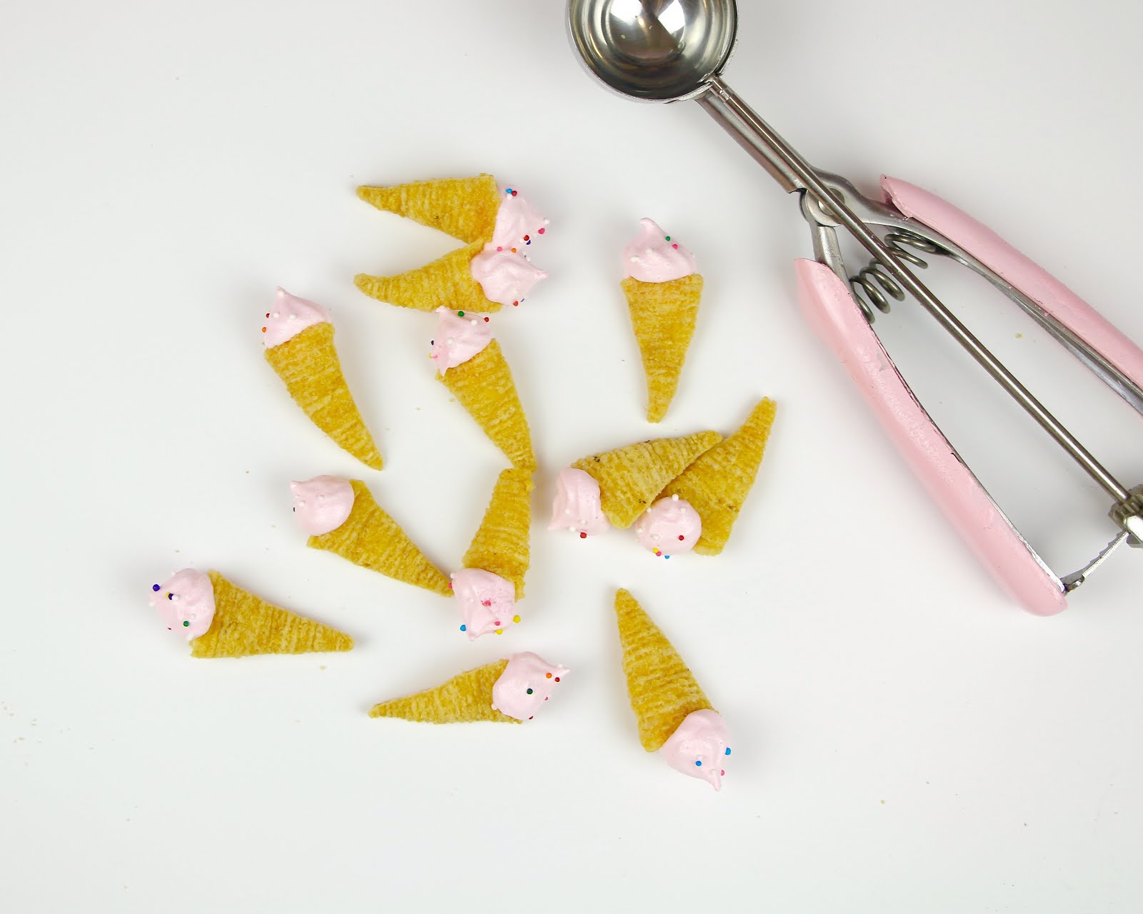 {VIDEO} Mini Bugle Ice Cream Cone Meringues The Lindsay Ann