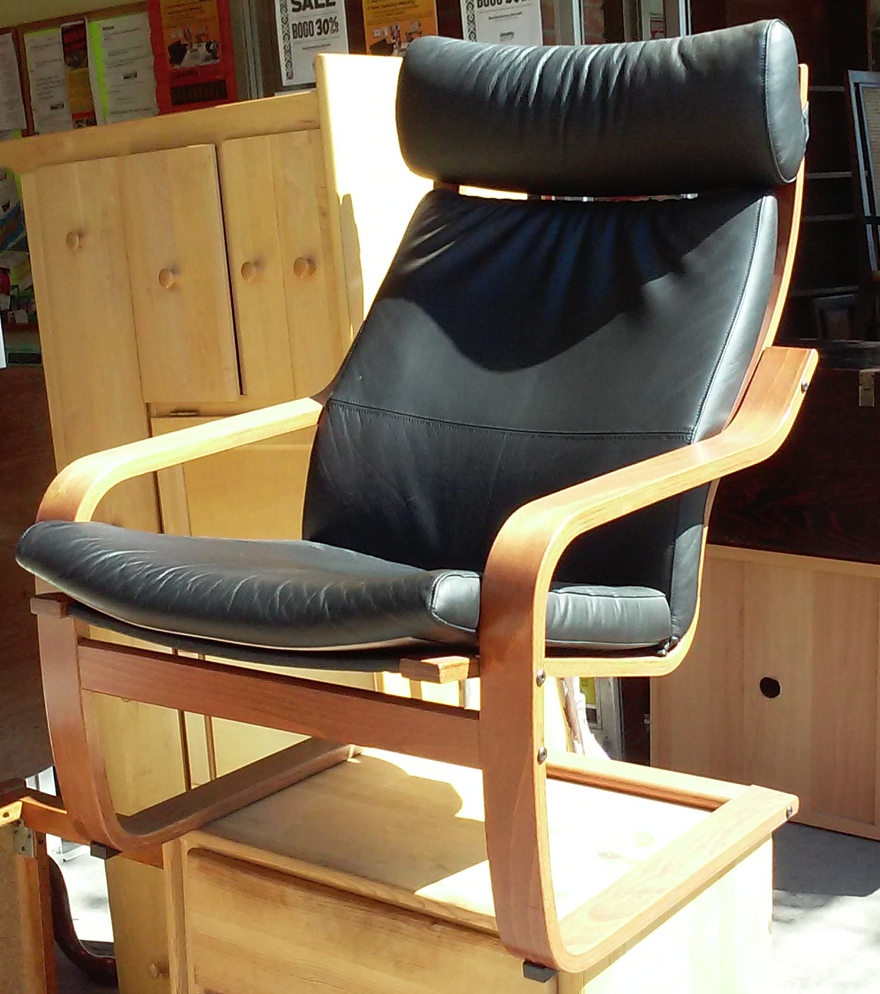 UHURU FURNITURE & COLLECTIBLES SOLD 2955 Black Leather POANG Chair 85