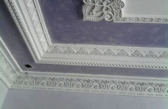 Salon marocaine moderne: plafond marocain pour décoration maisons