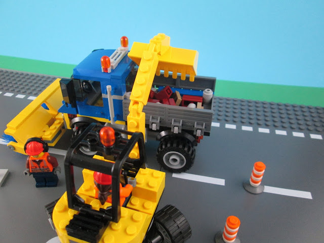 Set LEGO City 60152 Sweeper & Excavator