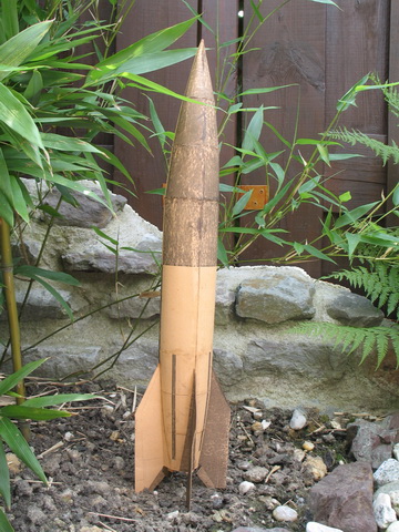 Enis Nähwelt: Papercraft: Rakete