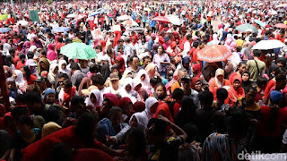 Nah .. ! Pemprov DKI Tegaskan Bukan Sponsor Acara Bagi Sembako di Monas Nah .. ! Pemprov DKI Tegaskan Bukan Sponsor Acara Bagi Sembako di Monas