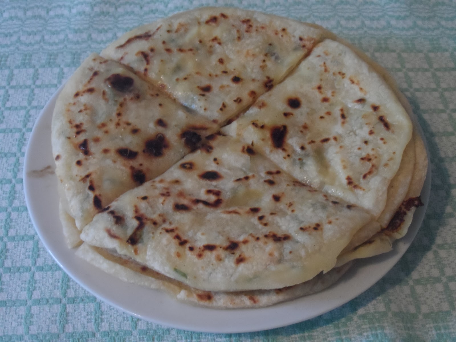 Хычины с творогом и зеленью на сковороде. Хычины с картошкой. Запеченные хычины. Хычины. Ленивые хычины.