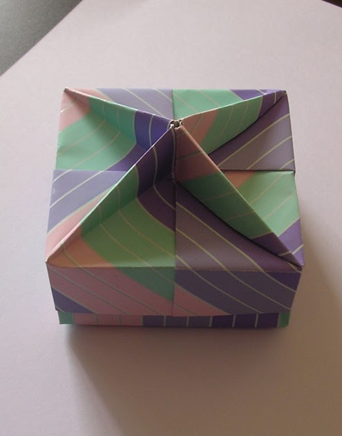 Origami Maniacs: Origami Squared Box Lid With Wedges by Tomoko Fuse